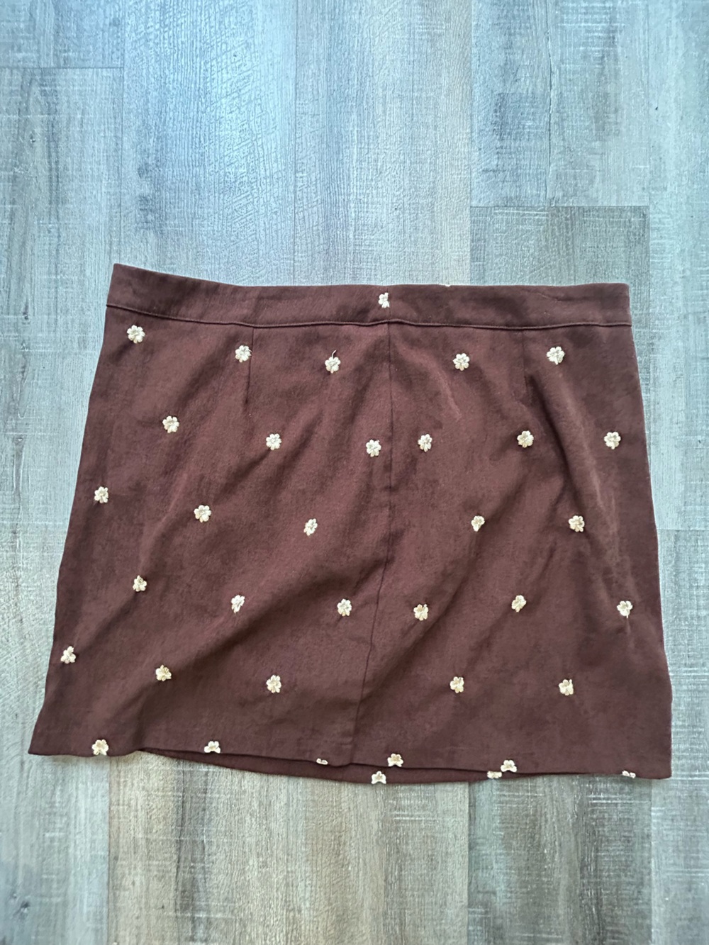 SHEIN Brown Mini Skirt with Cream Floral Embroidery